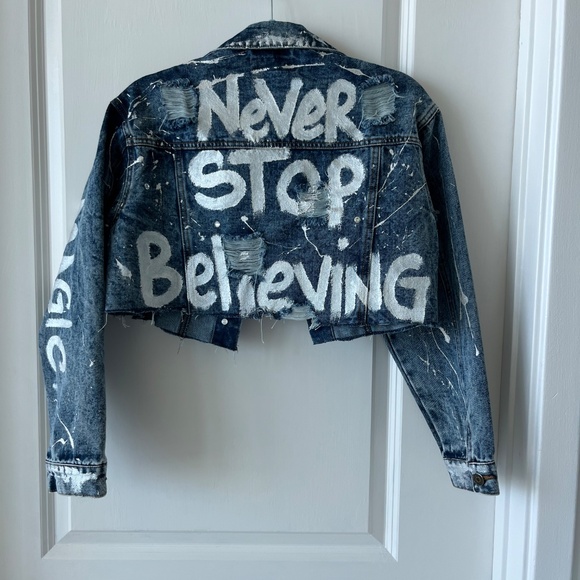 ✨ Custom Cropped Denim Jacket – “Never Stop Believing” | Hand-Painted & Crystal - Picture 7 of 7